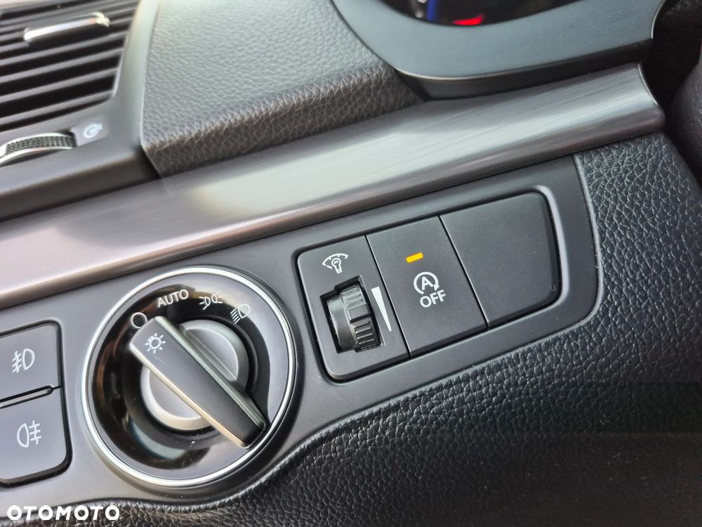 Hyundai i40 Kombi 1.7 CRDi DCT Premium - 10