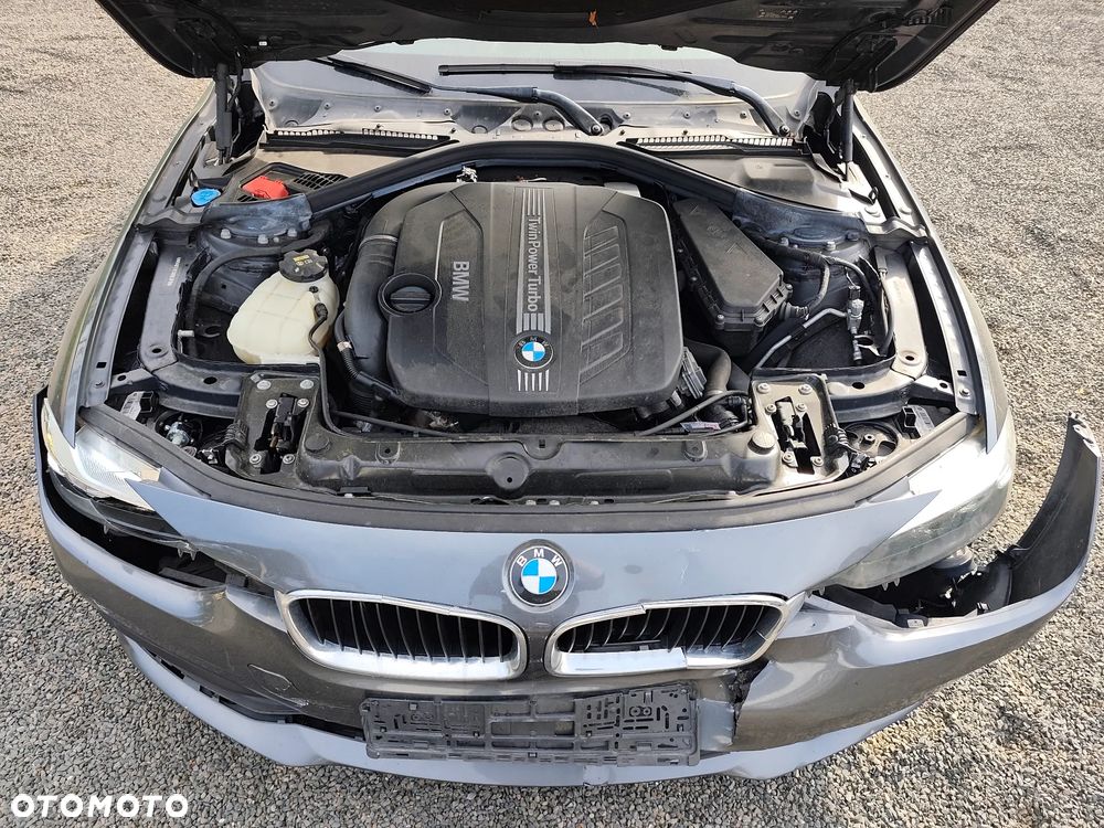 BMW Seria 3 330d xDrive Luxury Line - 32