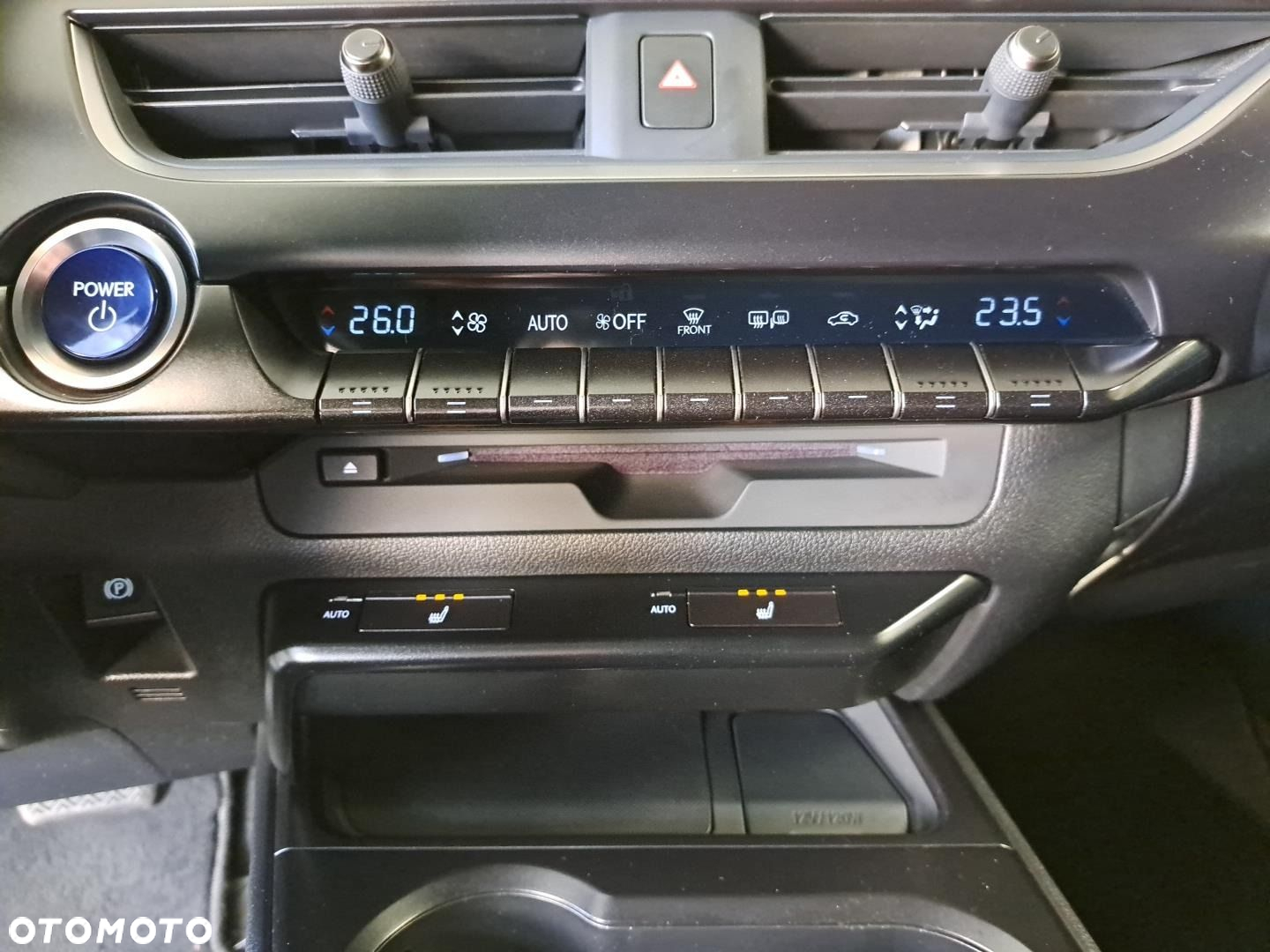 Lexus UX 250h GPF F Impression 2WD - 24