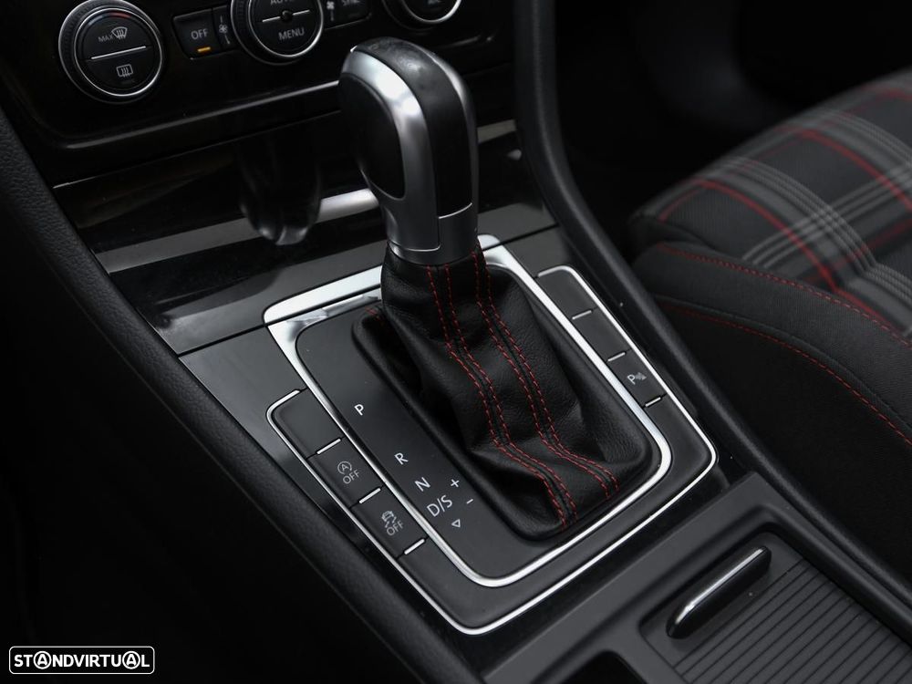 VW Golf GTI (BlueMotion ) DSG - 22