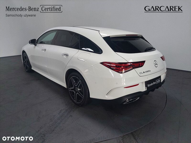 Mercedes-Benz CLA - 4