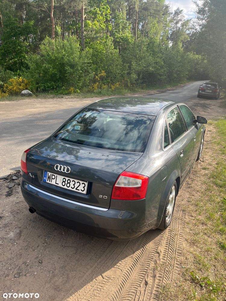 Audi A4 Limousine - 5
