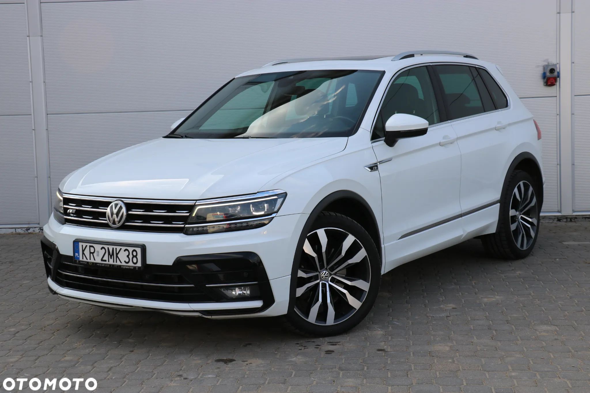 Volkswagen Tiguan - 1