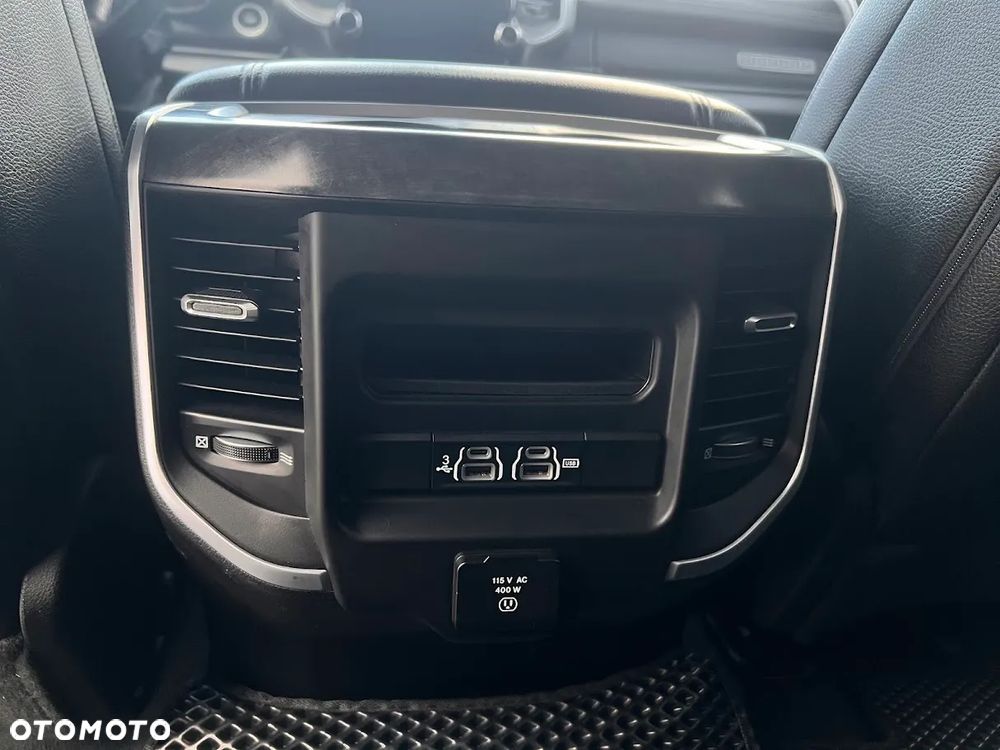 RAM 1500 Crew Cab Shortbed Bighorn - 13