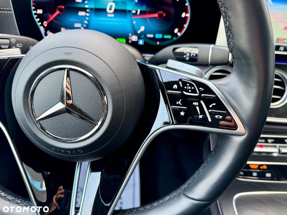 Mercedes-Benz Klasa E 220 d 4Matic 9G-TRONIC Exclusive - 21