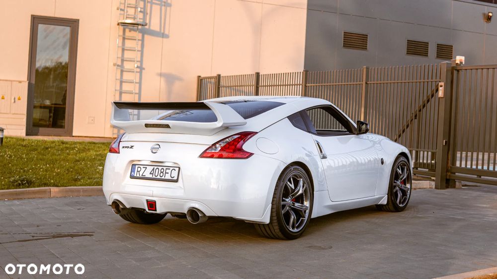 Nissan 370 Z Standard - 11