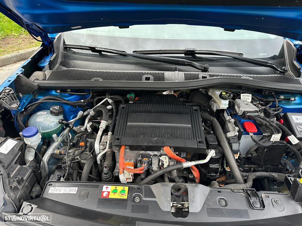 Peugeot e-2008 Allure+ - 42