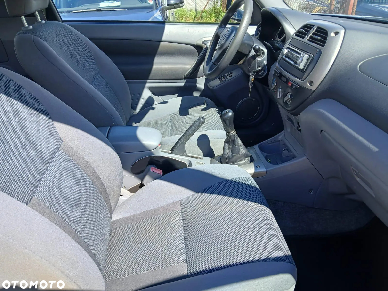 Toyota RAV4 - 8