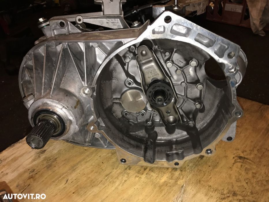 Cutie de viteze VW Transporter T5; 1.9 TDI; 5 Viteze - 6