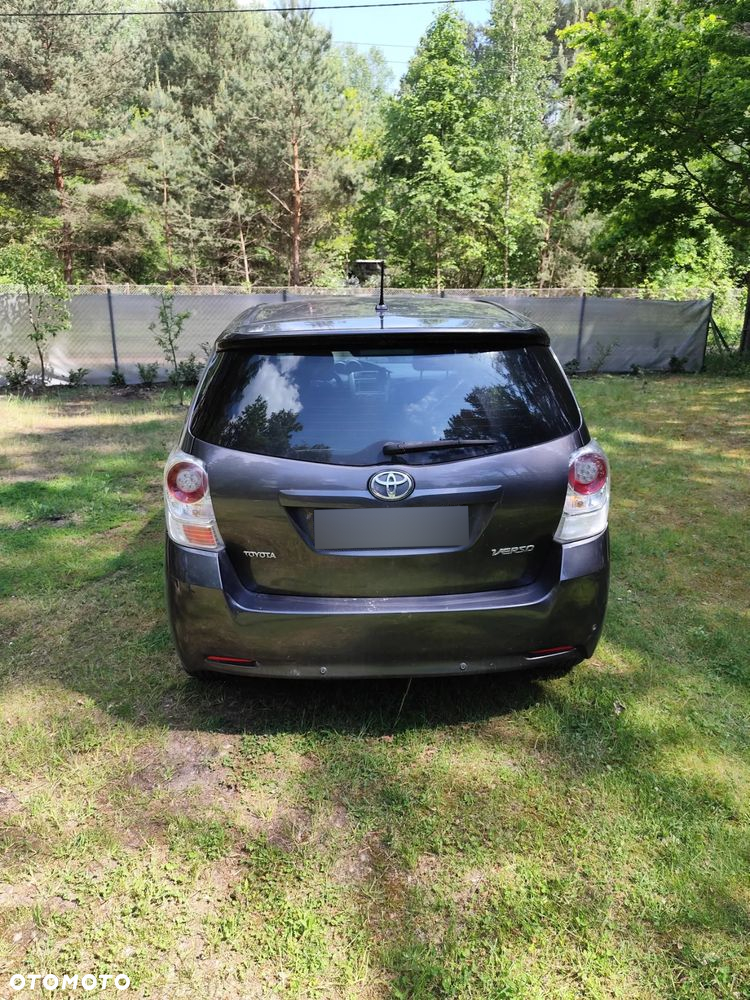 Toyota Verso 2.0 D-4D - 11