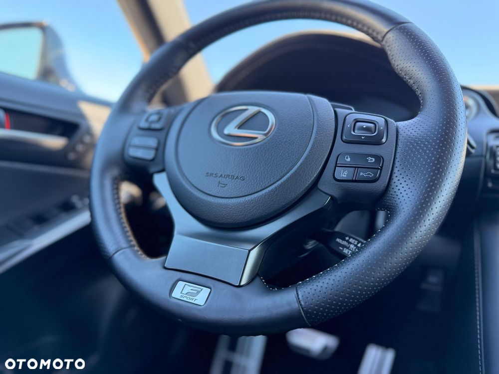 Lexus IS - 21