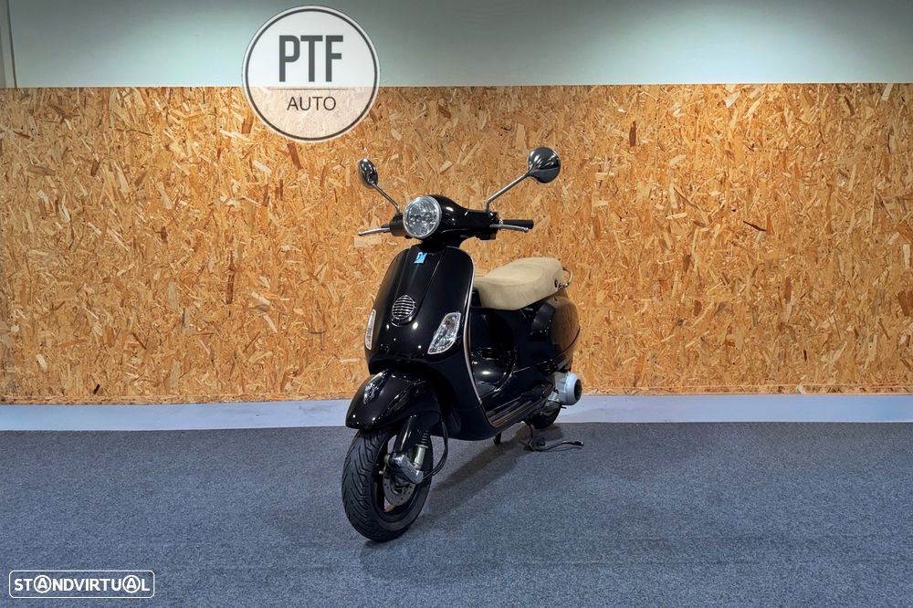 Piaggio Vespa LX - 1