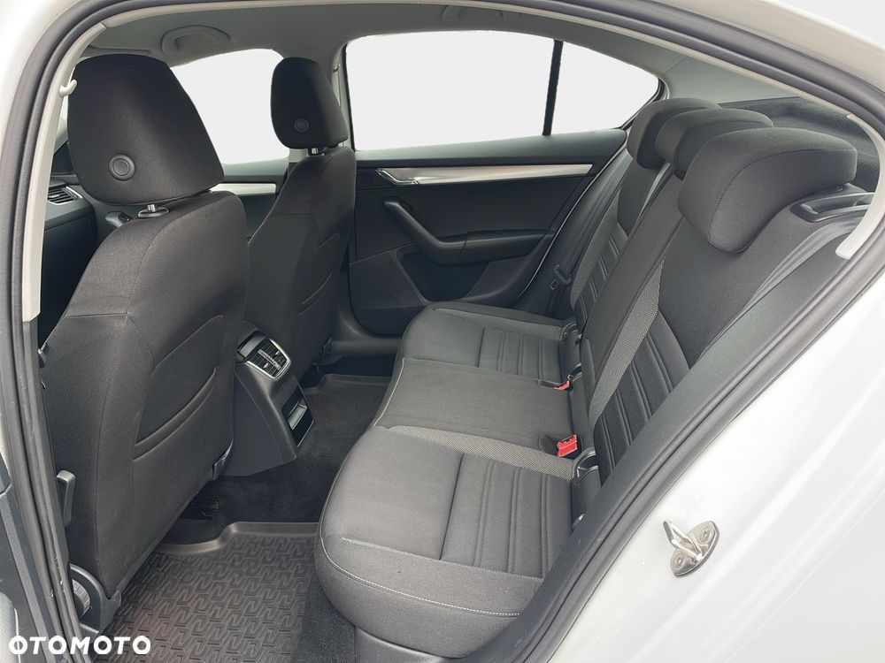 Skoda Octavia 1.6 TDI Ambition - 11