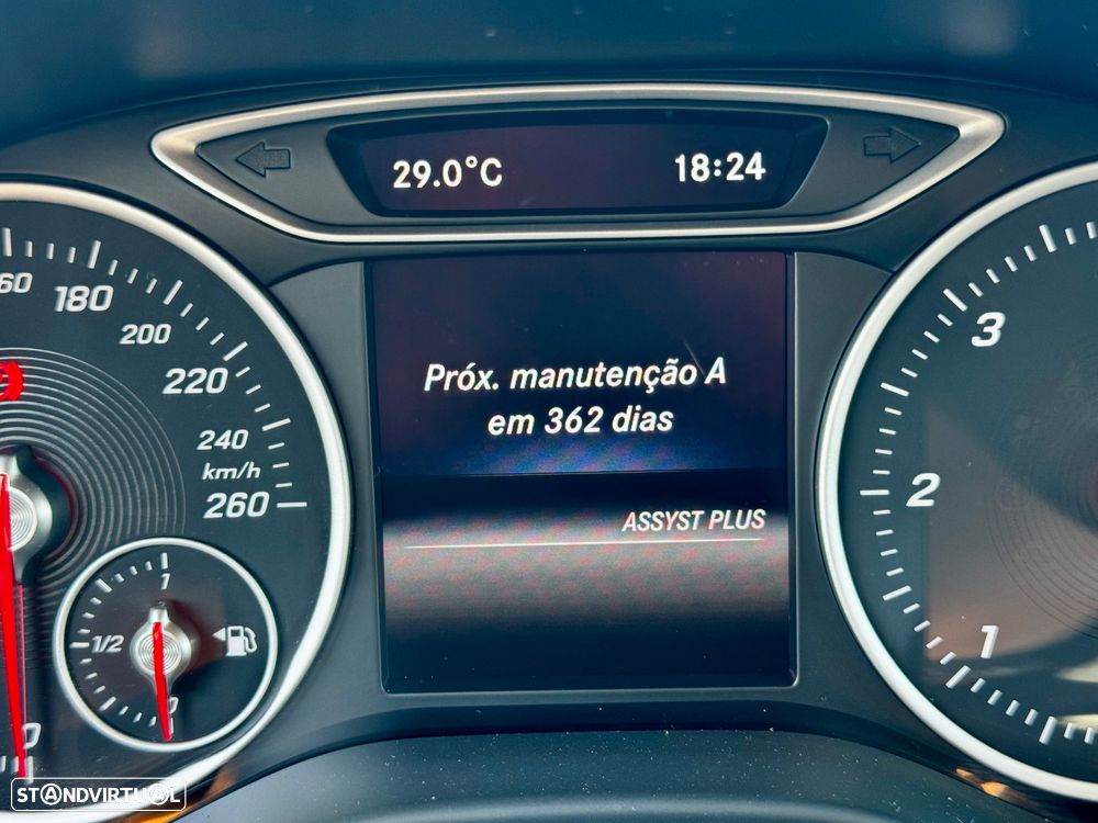 Mercedes-Benz A 180 d AMG Line - 13