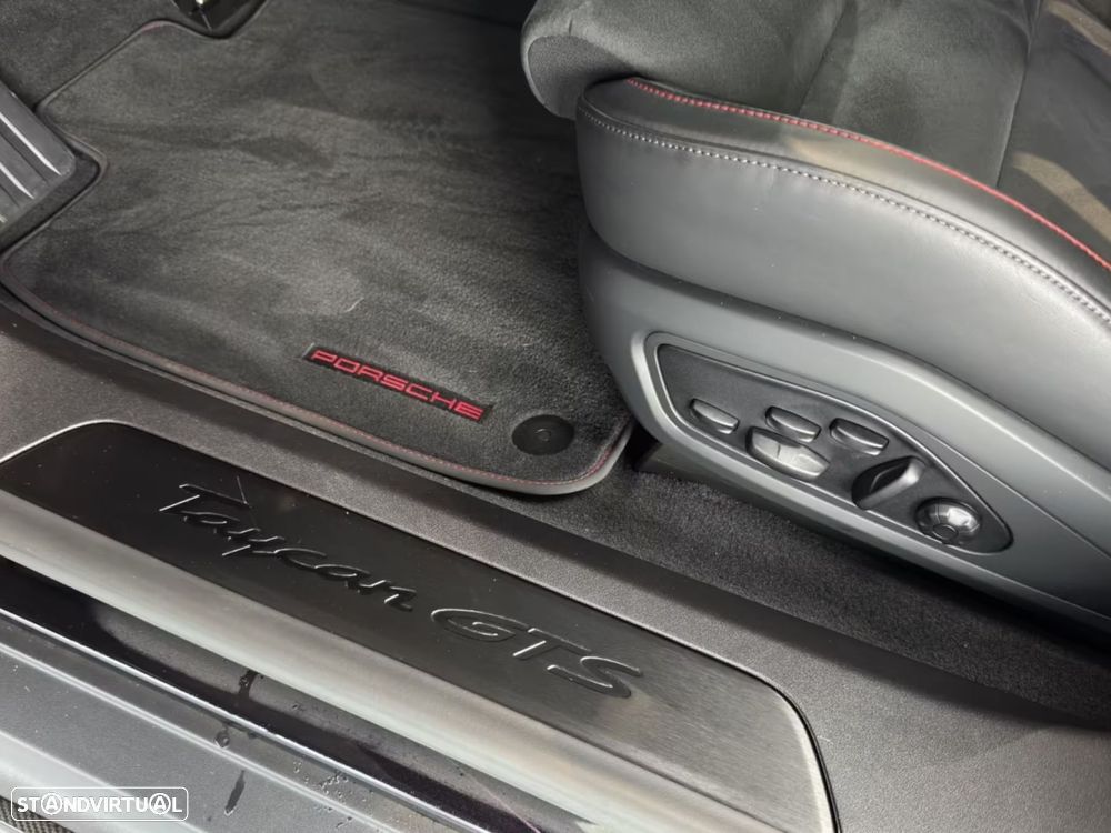 Porsche Taycan - 16