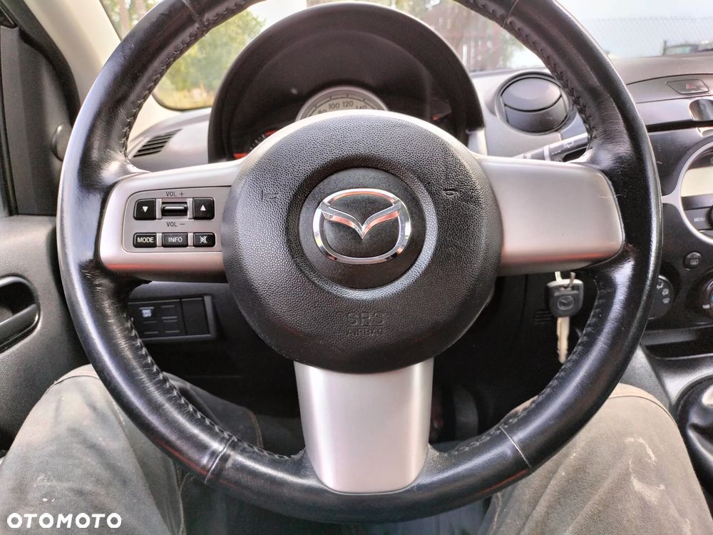 Mazda 2 1.3 Exclusive - 32
