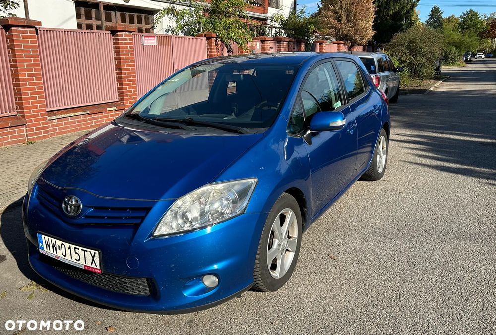 Toyota Auris 2011 photo 4