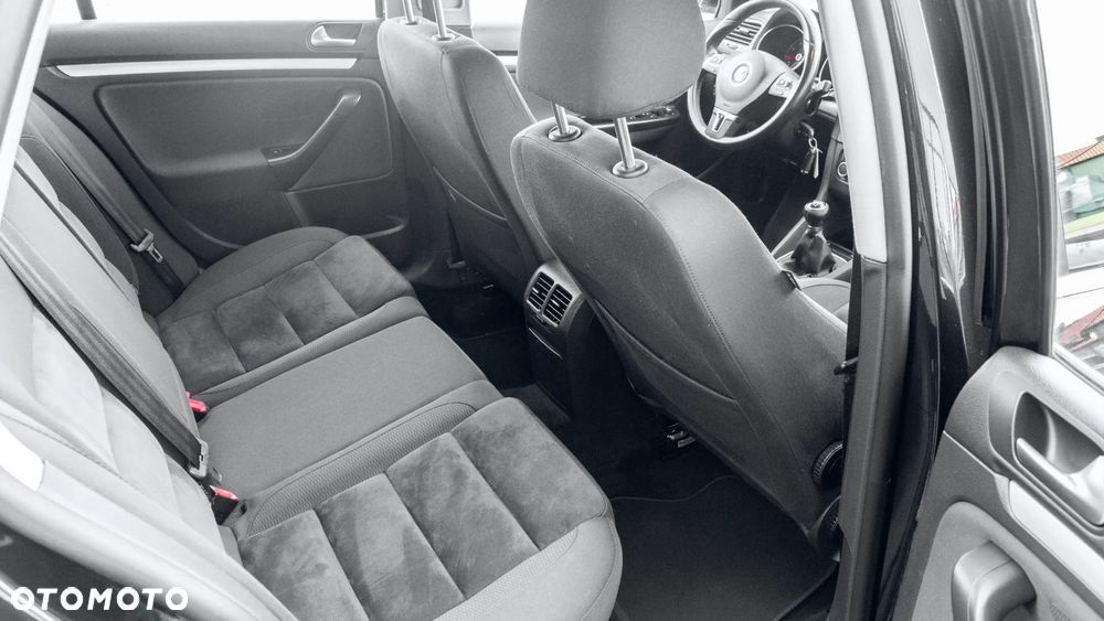 Volkswagen Golf Variant ver-1-4-tsi-edition - 26