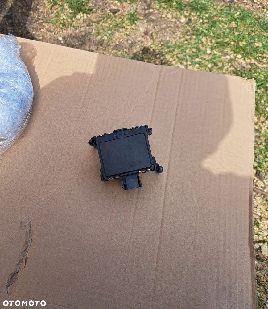 Radar Sensor Distronic ACC Dacia Spring 284474691R Steuerteil De83 - 2