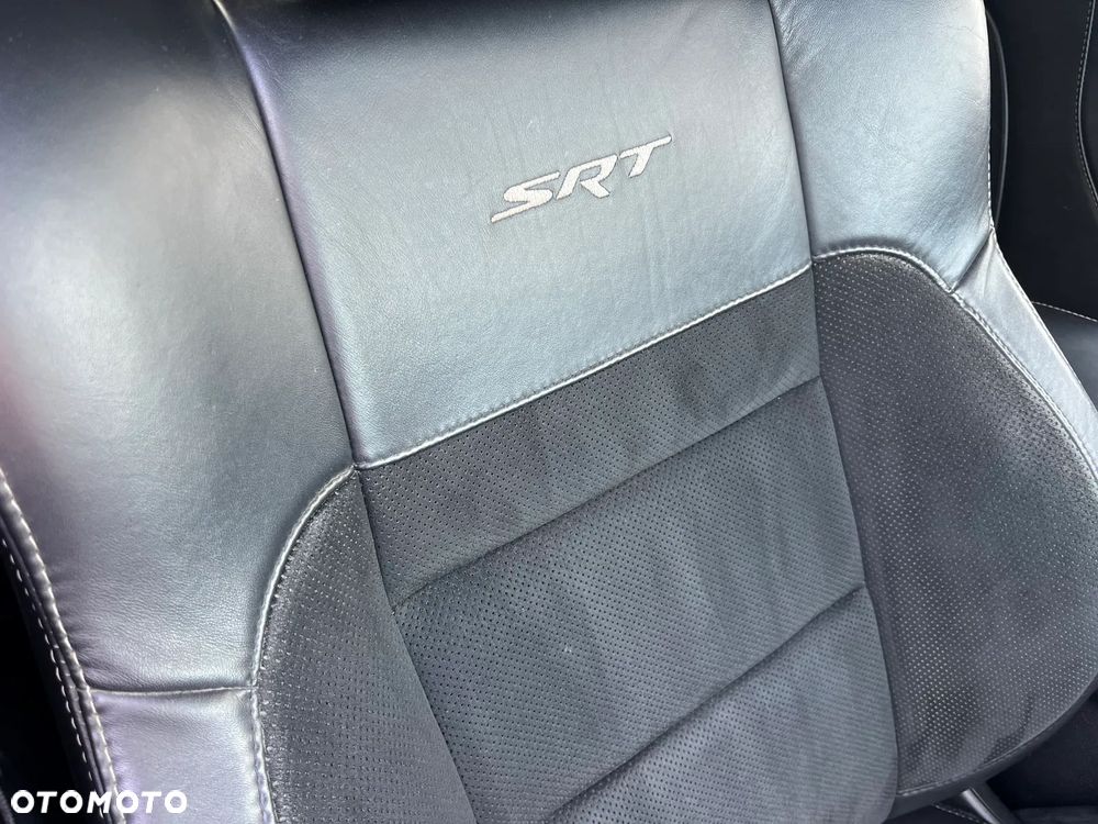 Jeep Grand Cherokee - 12