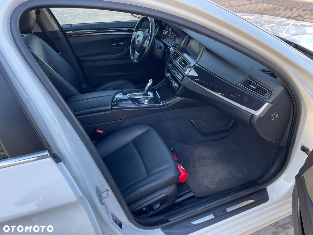 BMW Seria 5 520d xDrive - 5