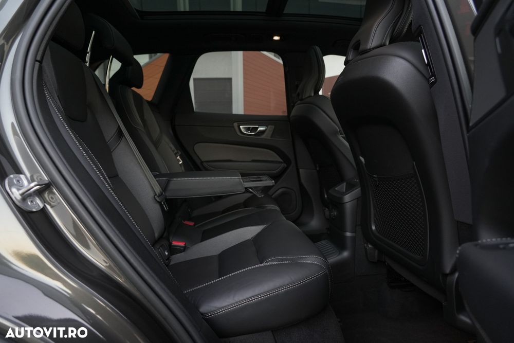 Volvo XC 60 T6 AWD Recharge Geartronic Inscription - 24