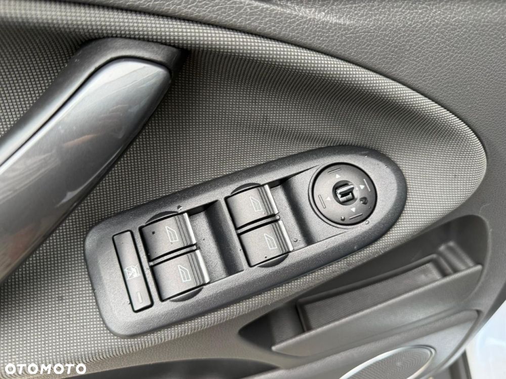 Ford Kuga - 22