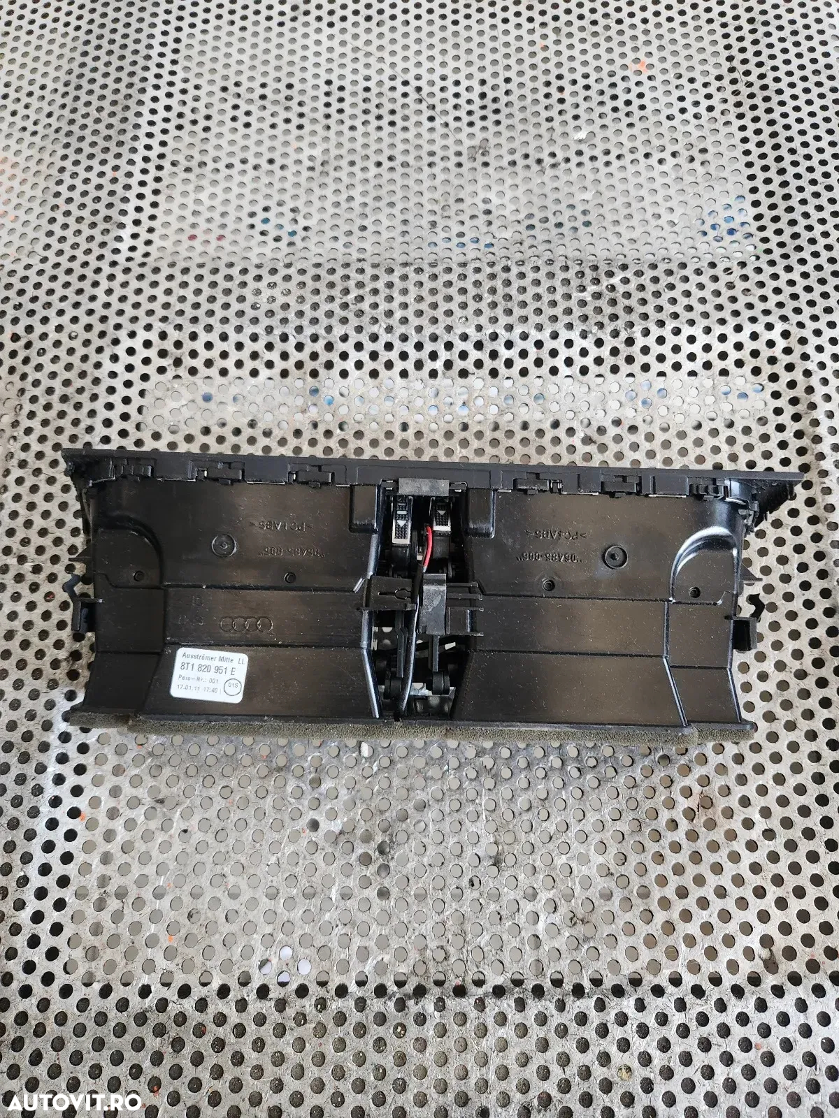 Grile Grila Ventilatie Centrala Bord Audi A4 B8 Cod 8TF - 5