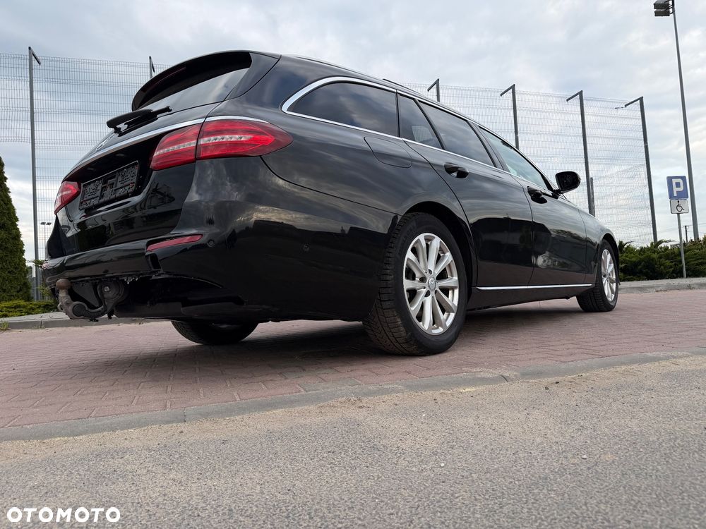 Mercedes-Benz Klasa E 220 d 4Matic 9G-TRONIC Avantgarde - 23