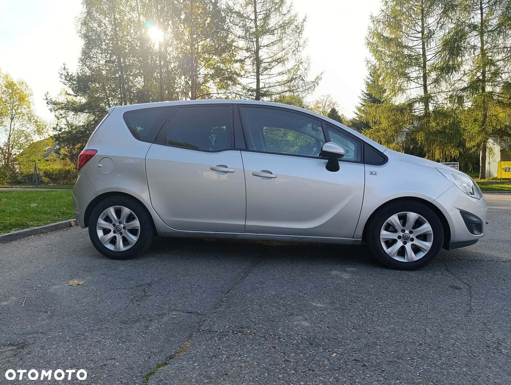 Opel Meriva 2010 photo 2