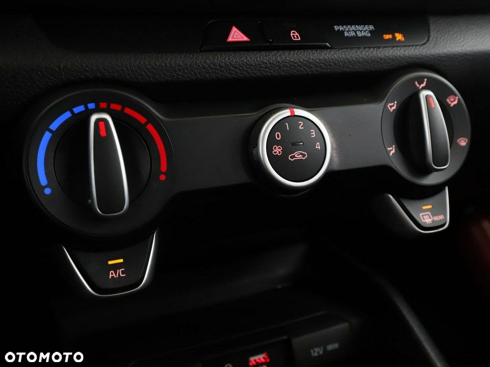 Kia Rio 1.2 Attract - 25