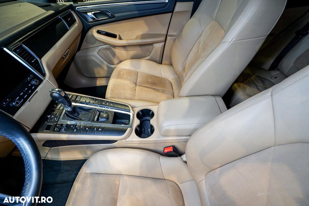 Porsche Macan - 32