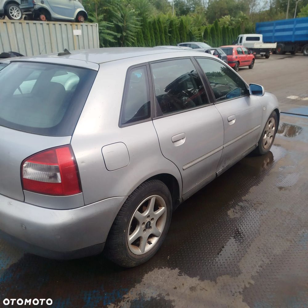 Audi A3 8L na części . - 8