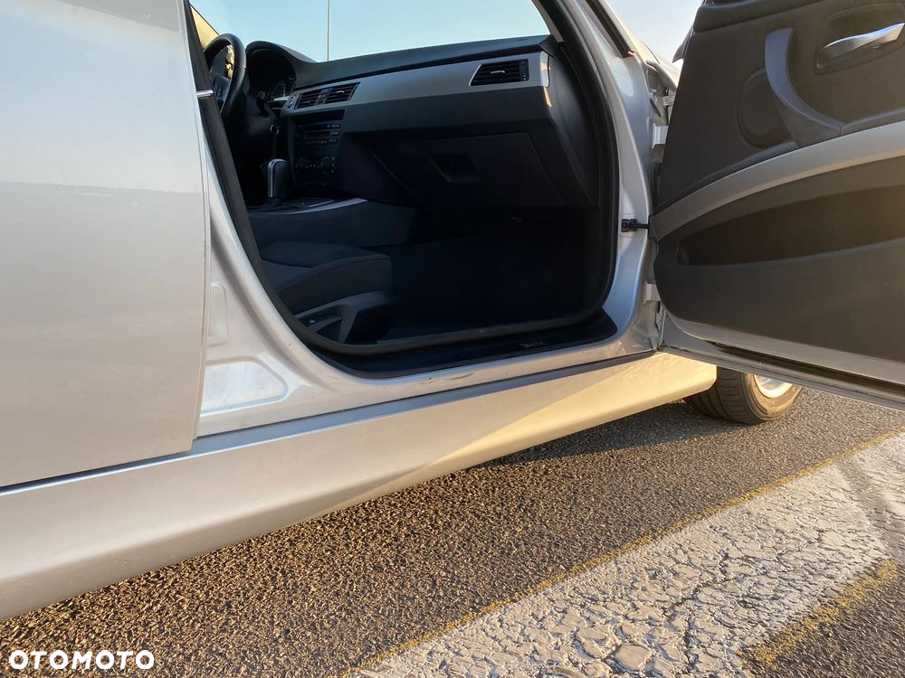 BMW Seria 3 318i - 18
