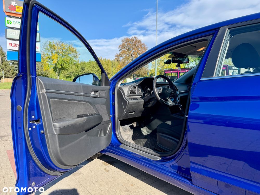 Hyundai Elantra 1.6 Style - 8