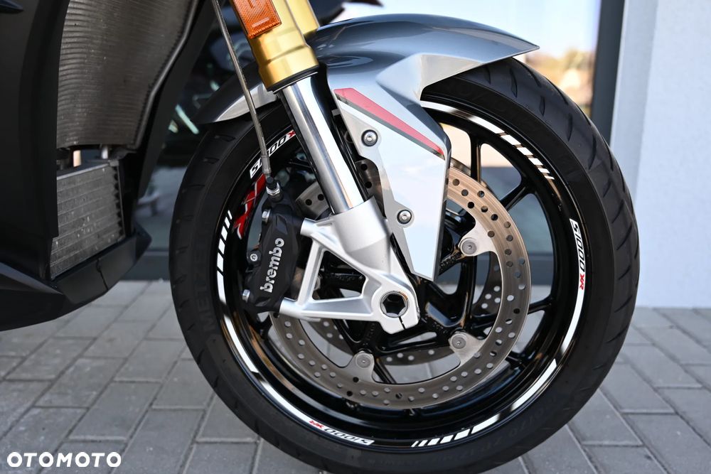 BMW XR - 28