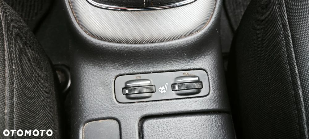 Toyota Avensis 2.2 D-4D Sol Plus - 26