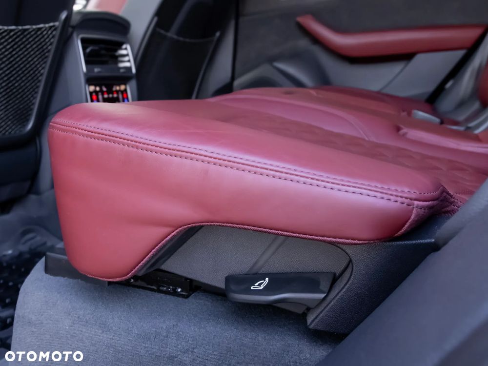 Audi SQ8 - 38