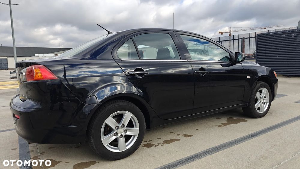 Mitsubishi Lancer 1.8 Intense CVT - 11