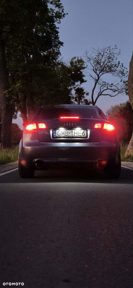 Audi A4 Limousine