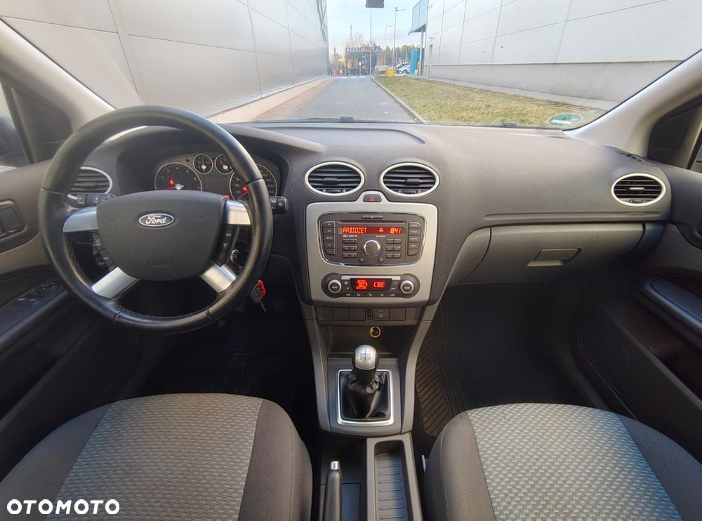 Ford Focus 1.6 16V Style - 10