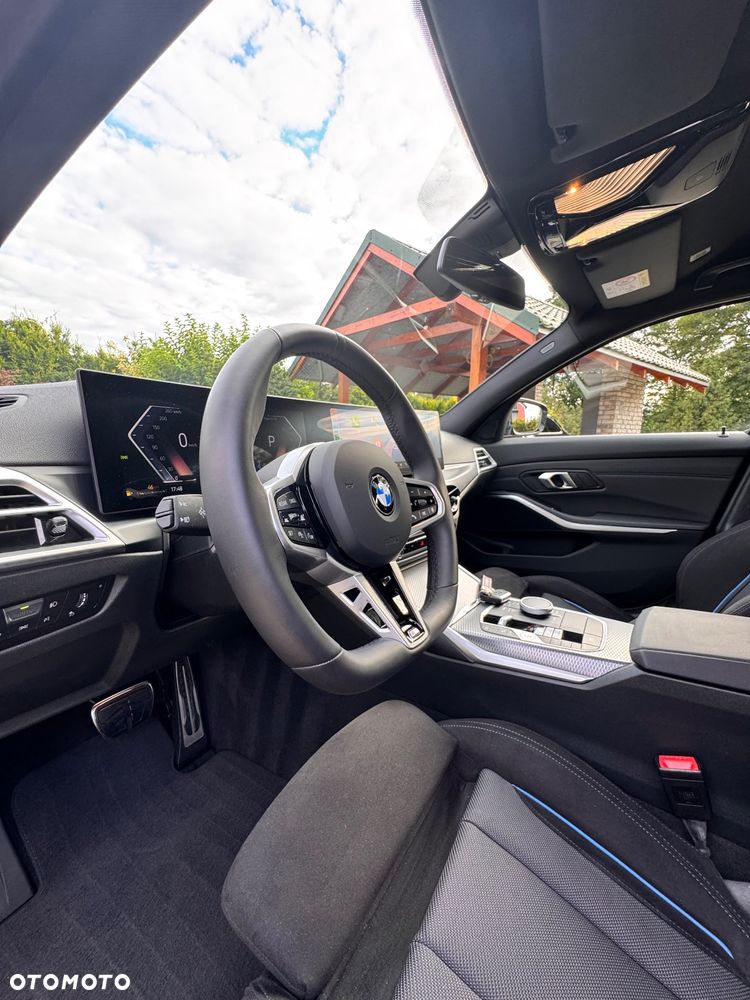 BMW Seria 3 330i xDrive M Sport - 23