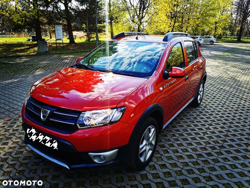 Dacia Sandero Stepway TCe 90 (S&S) Celebration - 1