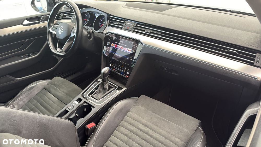 Volkswagen Passat - 14