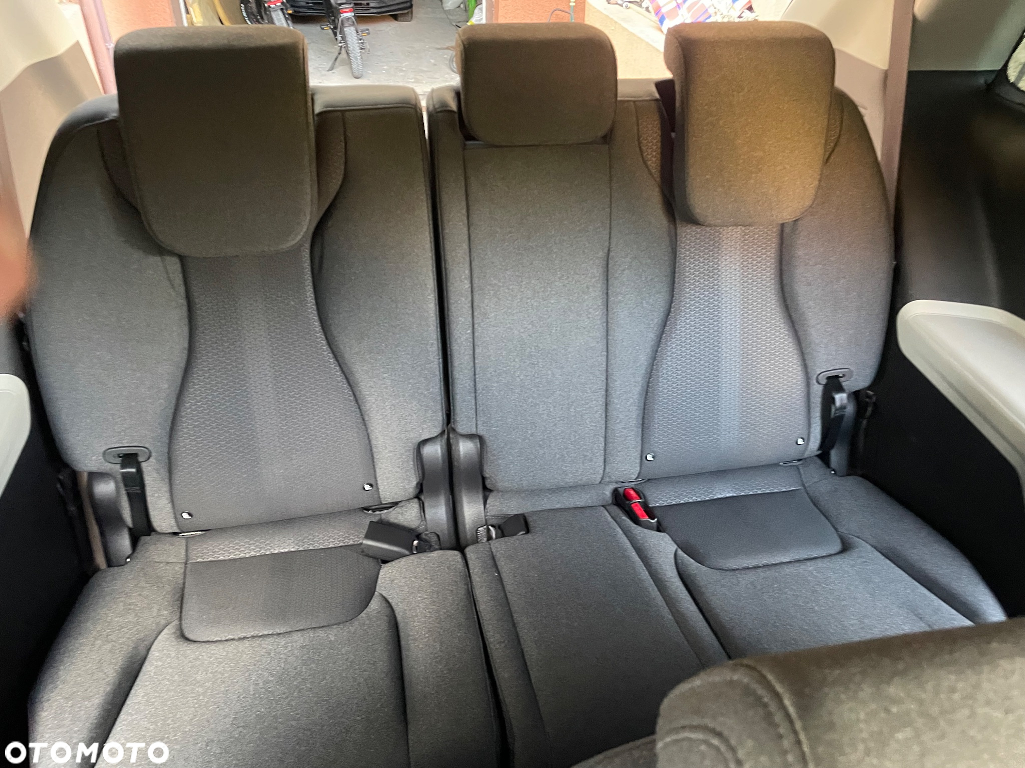 Kia Carnival - 31