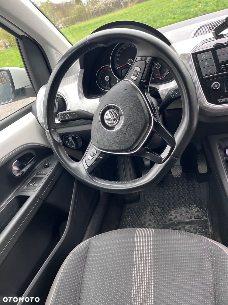 Volkswagen up! - 8