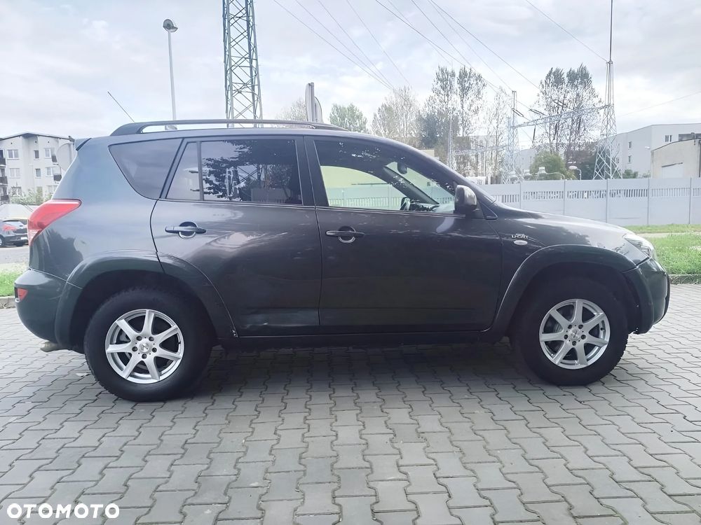 Toyota RAV4 - 9