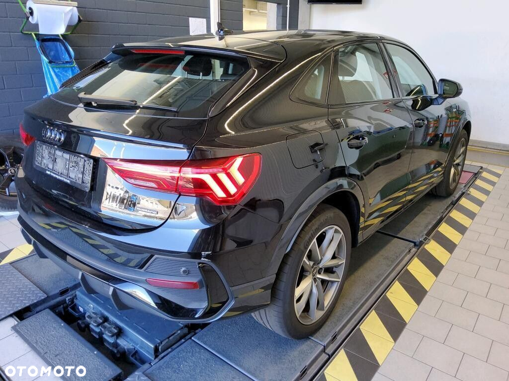 Audi Q3 40 TDI Quattro S Line S tronic - 3