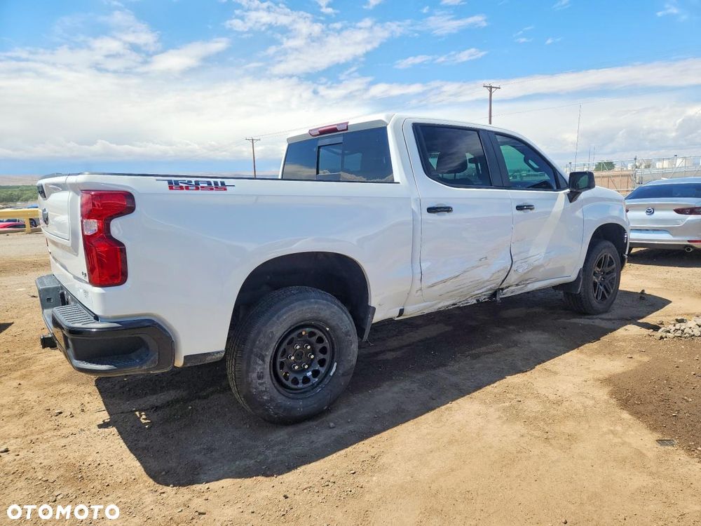 Chevrolet Silverado - 4
