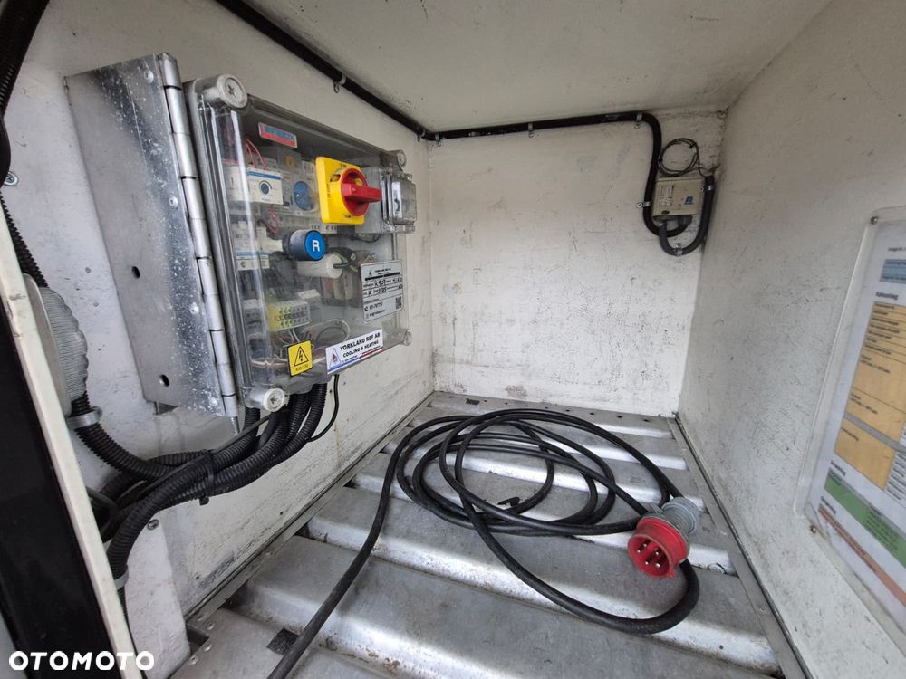 Ford Transit 350 2.0 TDCi / CHŁODNIA / MROŻNIA / IDEALNA DO MROŻONEK / BOCZNE KOMORY / ZASILANIE ZEWNĘTRZNE / GRUBE ŚCIANKI / SERWISOWANY / MODEL 2020 / EURO 6 / UNIKATOWY - 31